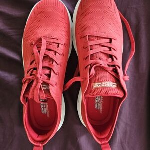 NEW with BOX Skechers Women’s Red Knit Lace-Up Athletic Sneakers